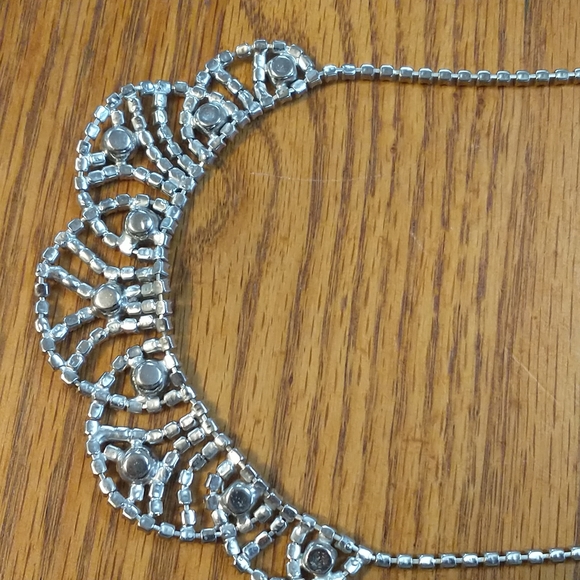 Costume Jewelry Necklace no marks silver tone and clear gems approx. 18 inches - Picture 5 of 5